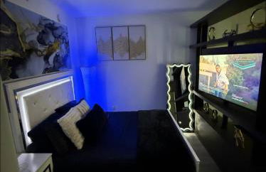 Miami Downtown Brickell Penthouse Studio With Breathtaking Views - Photo 17