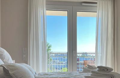 CLS Zentrale City-Wohnung in Hamburg mit E-Laden und Tiefgarage, Klimaanlage, gratis WLAN, Smart TV, großer Balkon, Nespresso Maschine inklusive Kapseln, Blick über Hamburg, Parkplatz, Cafe im Haus, Bushaltestelle direkt gegenüber, Flex Check In - Foto 20