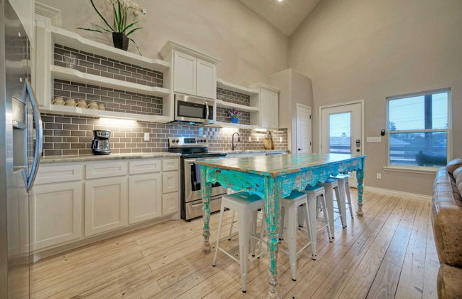 Sleeps 28 2 Homes w/ Boat Dock & Waterfront Pool Laguna Village Haven - Foto 4