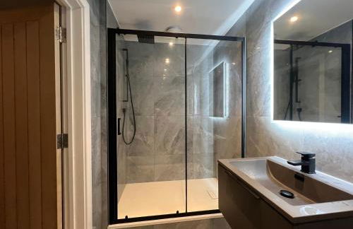 Starlight Lodge - 4 bedroom Barn with Hot Tub! - Foto 4