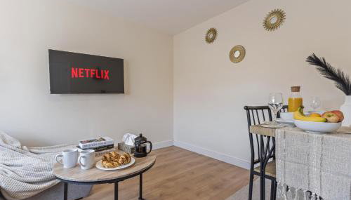 2 Bed Flat - Gatwick Airport - FREE PARKING - Foto 5