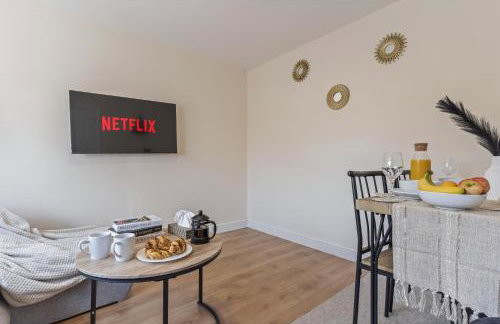 2 Bed Serviced Apartment in Surrey - Foto 17