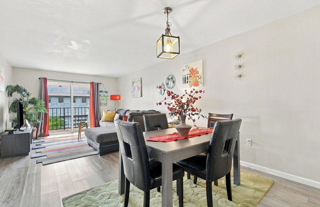 2 Bedroom 2Bath Deluxe Apt with Patio - Foto 22