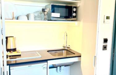 Axiom Park Hotel - Photo 12