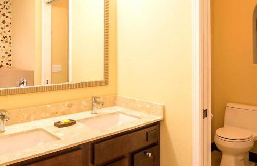 Have the family enjoy a 3 story waterslide in a resort setting in this 2BD condo - Foto 14