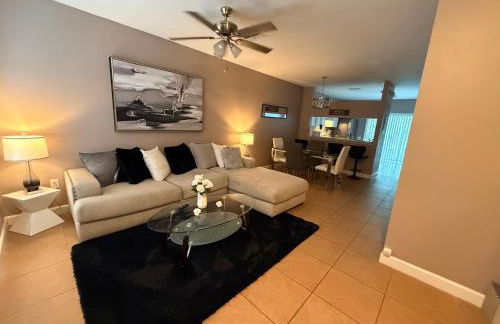 Wesley Chapel Hidden Gem - Photo 1