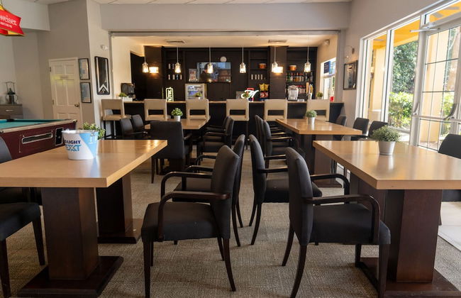 Townhome Jacuzzi Grill 10 min Disney - Foto 23