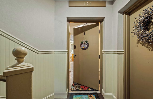 Boulder Lake-scape Lakefront Views + Firepit Central, Walkable Location - Foto 36