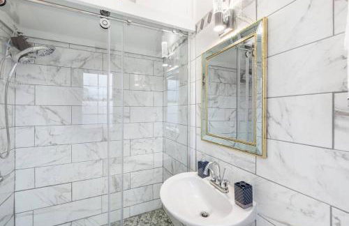 Spacious 5BR Midtown - Near Zoo and Liberty Bowl - Photo 4