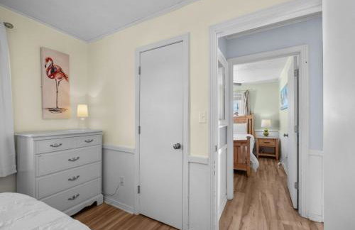 Pets OK Beach Home, Short Walk Beach Access, and Views - Foto 9