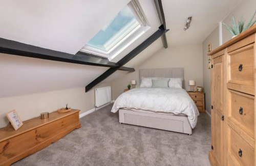 Spacious 4-Bed Home Families & Professionals - Foto 8