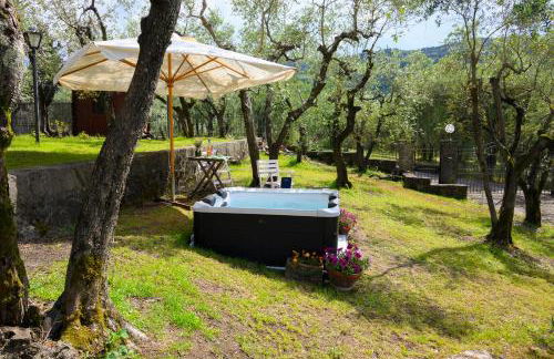 Villa panoramica con Jacuzzi privata tra Firenze & Lucca ,3 camere, 4 bagni - Foto 55