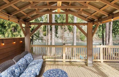 Riverfront w Cedar Hottub, Sauna, Movie Theatre - Photo 18