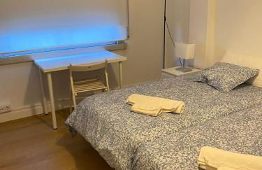 piso estacion de tren -bus soleado - Foto 11