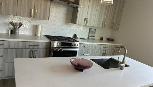 912 Brand New Spacious Tonwhome 3br 3ba sleeps 9 - Foto 4, stove