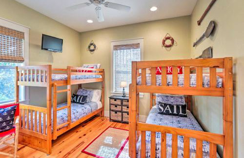 Breezy Home with Grills, Pool and Beach Access! - Foto 18