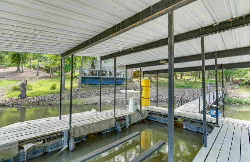 Balcony and Fire Pit Home on Lake of Ozarks! - Foto 27