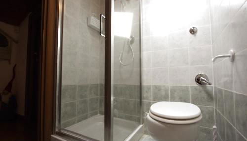 Appia Antica 2BR with swimming pool - Photo 4, Shower