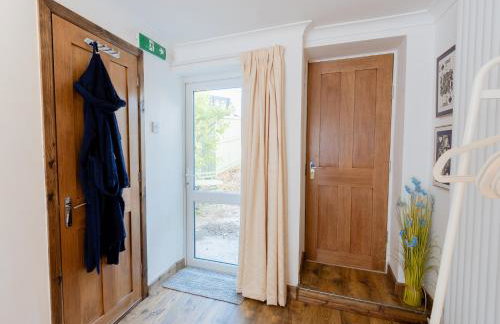 Private Annexe, Nr Celtic Manor & Cwmbran, Parking - Foto 8