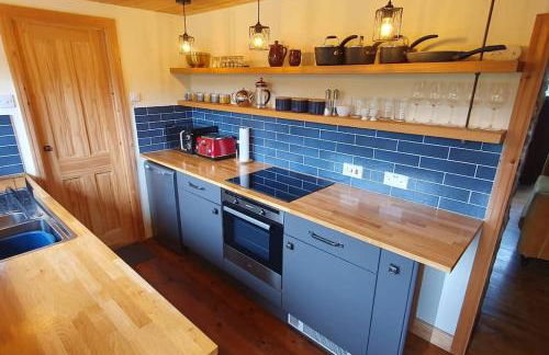 Ty Taf- 2 Bed Cottage with Quick & Easy Transport Links to Cardiff Centre - Foto 1