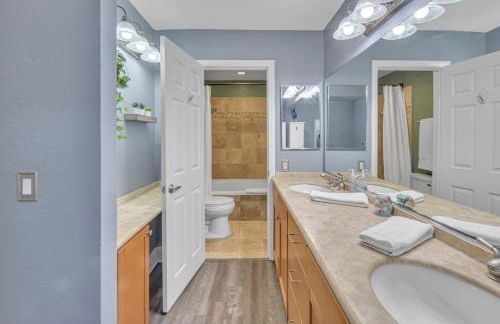 Point Loma 2BR Townhome w Parking in Prime Location - Foto 27