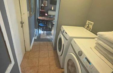 Cozy 3BR cabin with AC and Wi-Fi Fully Fenced - Photo 22