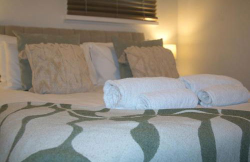 Relaxing Town Centre House - Perfect for Exploring - Photo 16