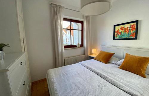 Ferienwohnung-Kapitaen-Hook-mit-Sonnenterrasse-Garten-zwischen-Strand-Wald-Wiese-auf-Ruegen - Foto 12