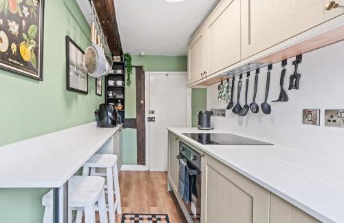 #54 The Balti Cottage Apartment - Sleeps 5 - Close to Kingsbury Water Park - " Perfect for Contractors and Families - Free parking" - Foto 6