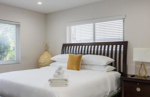 Olas Villa by Rove Travel - Home with Heated Pool - Foto 25