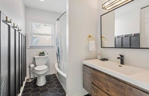 Elm. Peaceful pet friendly home. No pet fee! - Foto 33