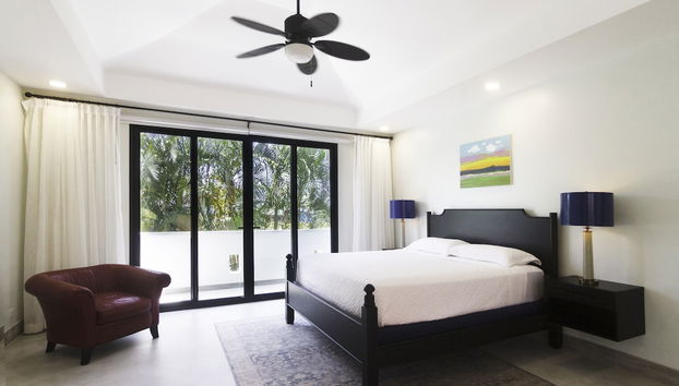 Classy Beachfront Home with Private Pool - Hermosa Palms 110 by RedAwning - Foto 5, Habitación