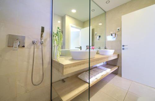 Villa LUMINOSA with outdoor and indoor pool and sauna - Foto 3