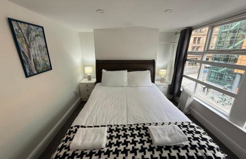 61 Moorfields city centre apartment sleeps 10 - Photo 32