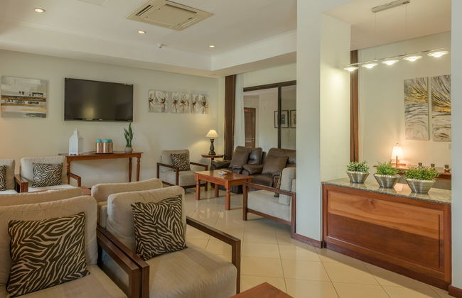 Sea Cliff Court - Photo 2