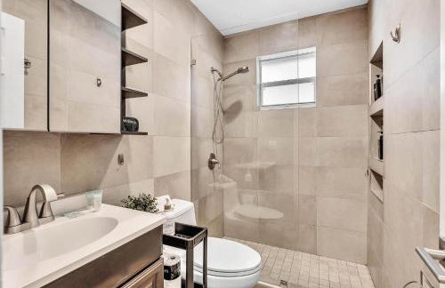 Estelo's Place - Modern townhouse with King bed, only 5 min from the Airport! - Foto 22