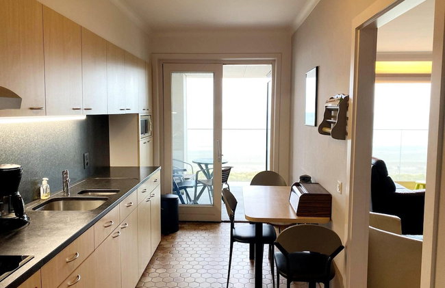 Apartment in Nieuwpoort With sea Beach - Photo 5