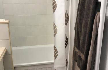 T2 front de mer piscine parking terrasse du samedi au samedi juillet août 2026 - Foto 20