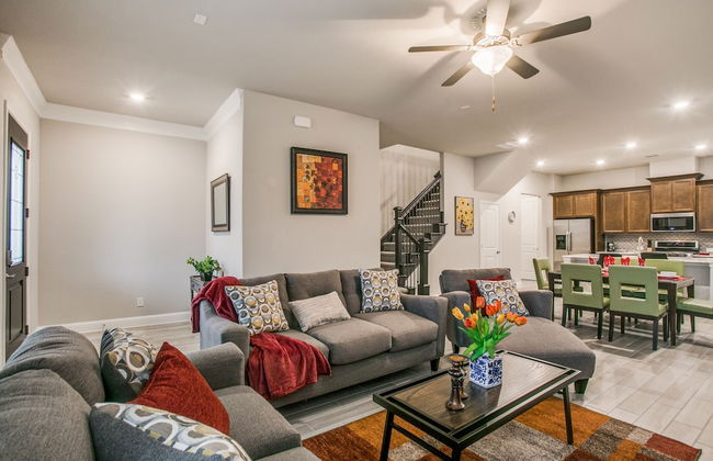 Beautiful furnished 3 bedroom Allen Home - Foto 16