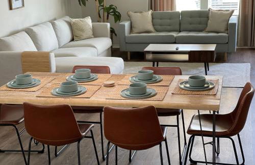 Perfect 4Bd with King Bed Vacation Home - Photo 1