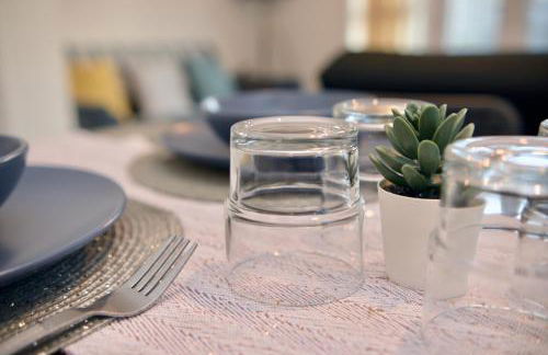 Modern house in City Centre with private parking and gated property - Foto 50