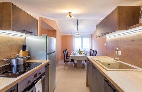 Beautiful Apartment In Cabrunici - Foto 9