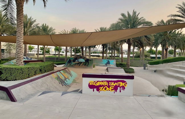 Luxurious Dubai Hills with balcony park view - Photo 35