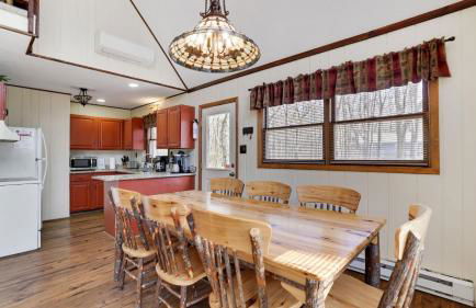 Hot Tub + Sauna + Deck + Firepit + Beach Access + Near Dining Grateful Escape by Avantstay - Foto 30