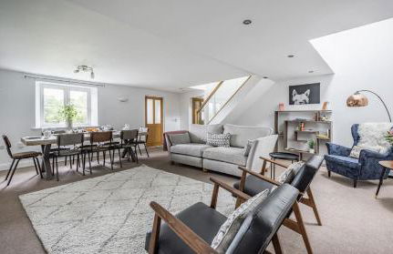 Stunning Barn Conversion with HOT TUB and ALPACAS - Ty Cerrig Barn - Photo 38