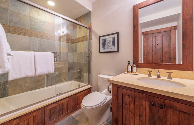 Lux Townhome Next to Village by Sierra Getaways - Photo 31