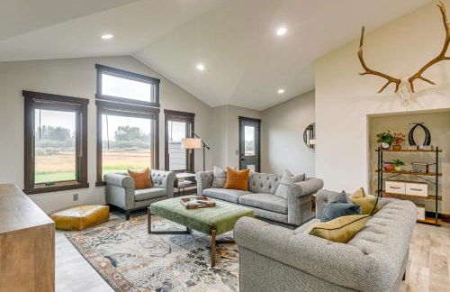 Pinedale Getaway Near Hiking, Skiing and Lakes! - Photo 1