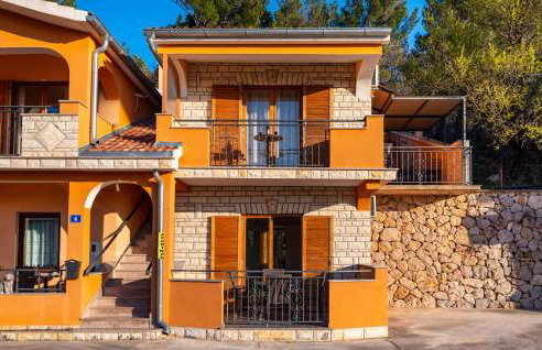 Cozy Apartment In Modric With Wifi - Photo 2