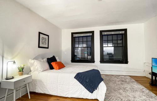 Quiet Studio on Grand - Downtown DSM! - Photo 3