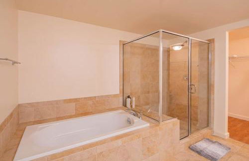 Sky Terrace DT HighRise, Gym, Pool, Parking, W-D,Golf - Photo 31